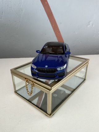BMW M8 1:32