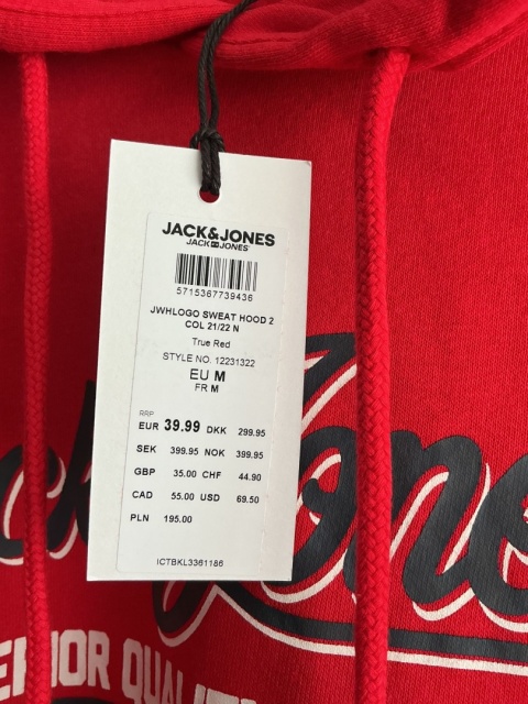 Bluza Jack & Jones – zbliżenie na metkę i materiał